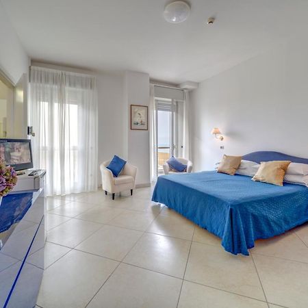 Hotel Carlton Beach Rimini Luaran gambar