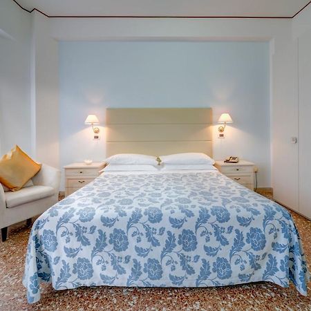 Hotel Carlton Beach Rimini Luaran gambar