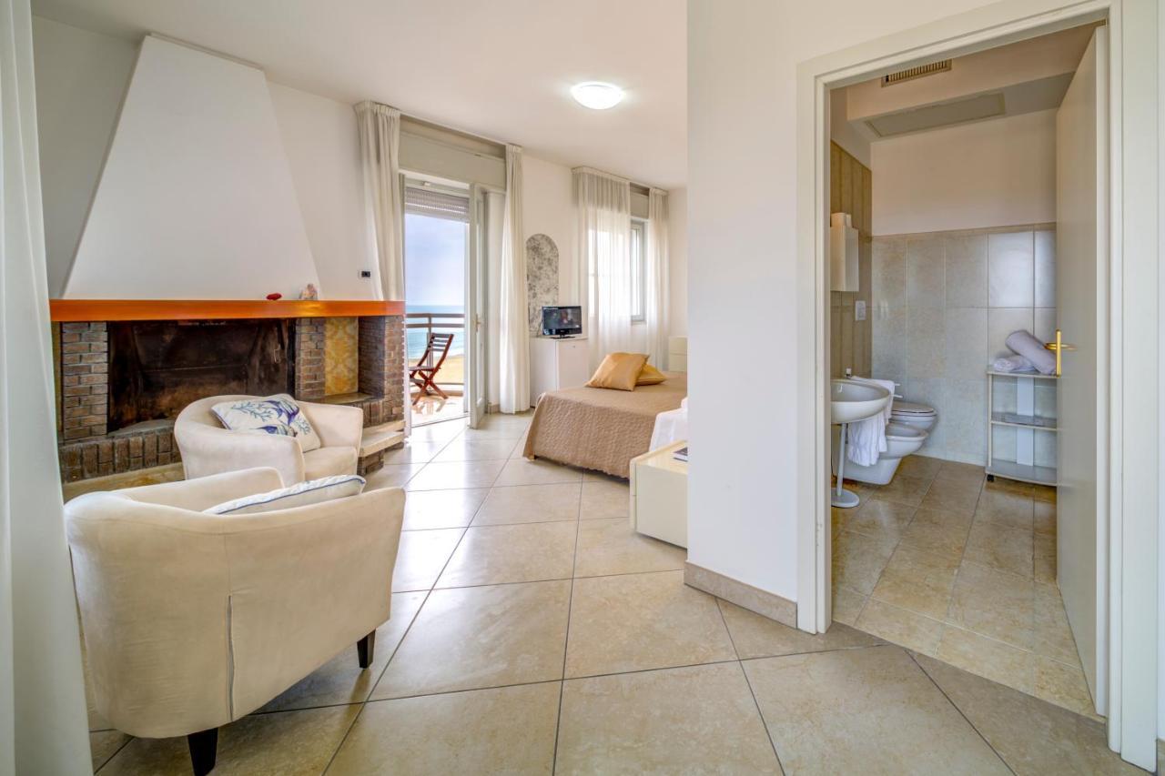 Hotel Carlton Beach Rimini Luaran gambar