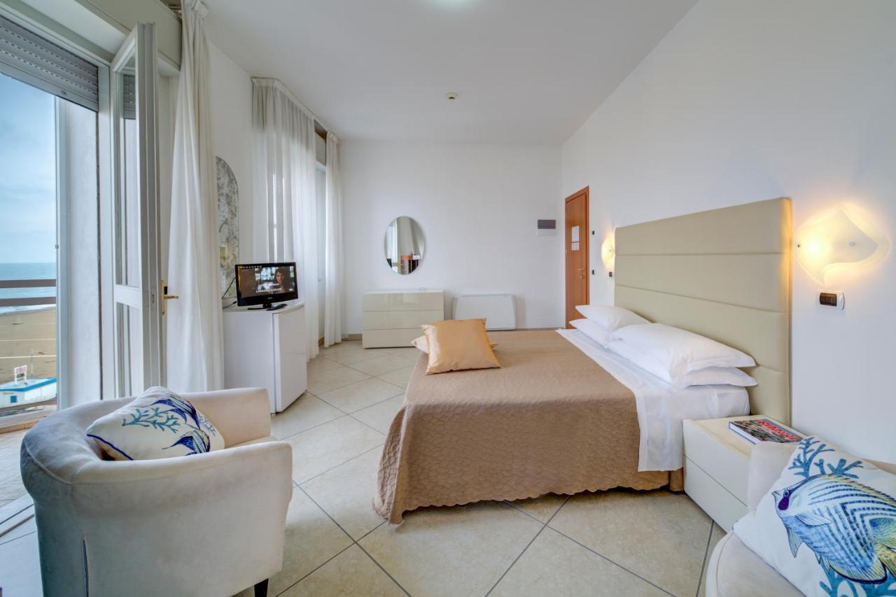 Hotel Carlton Beach Rimini Luaran gambar