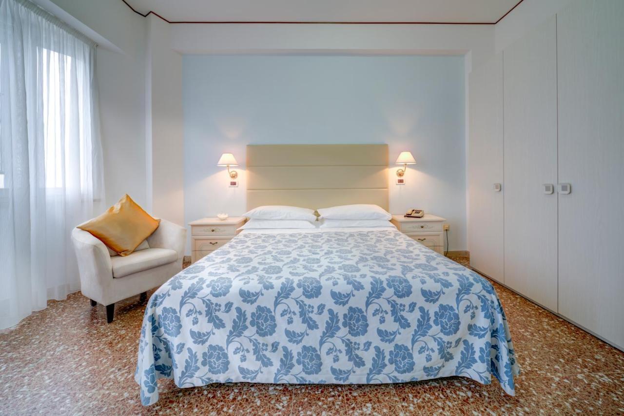 Hotel Carlton Beach Rimini Luaran gambar