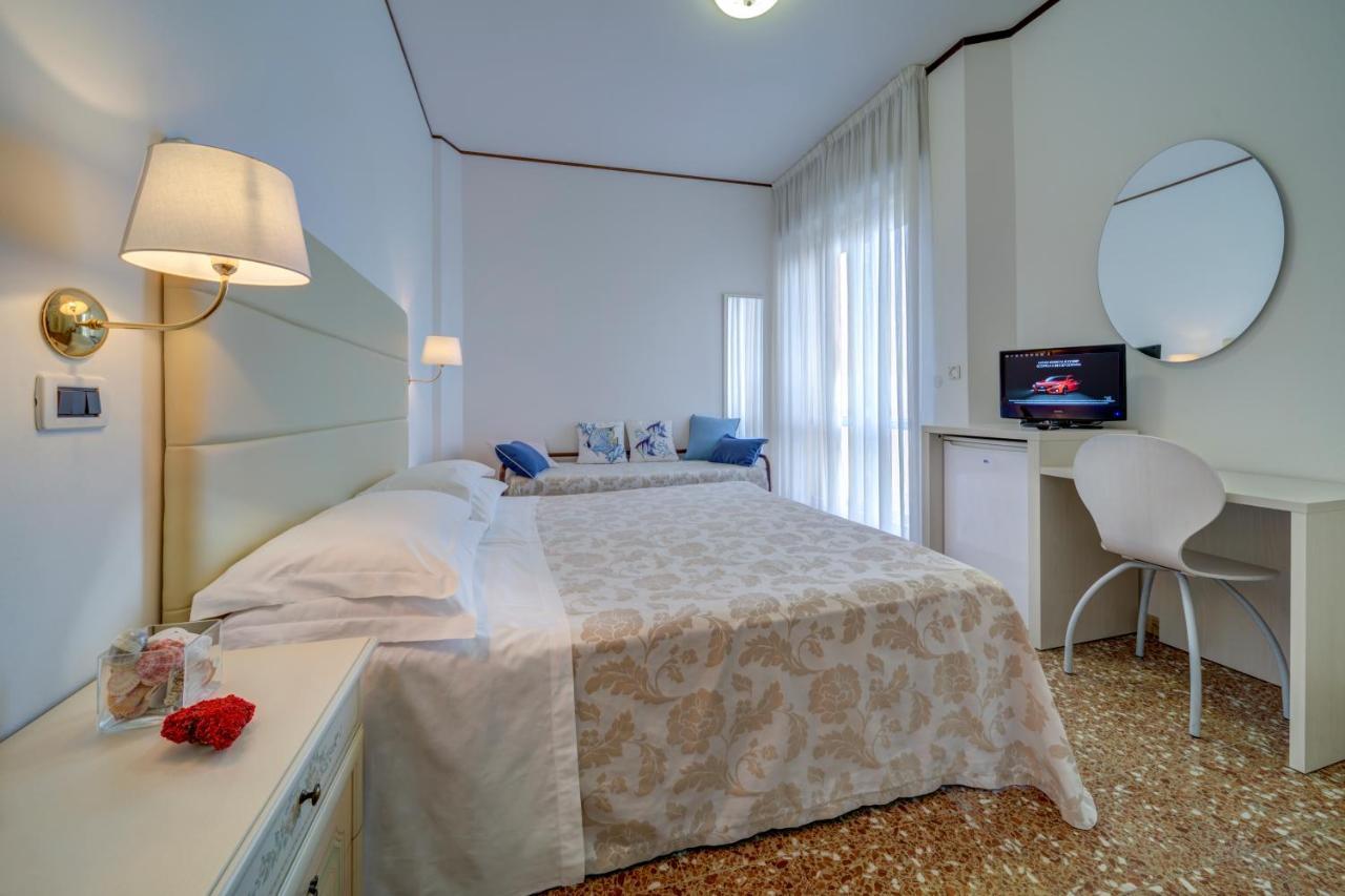 Hotel Carlton Beach Rimini Luaran gambar