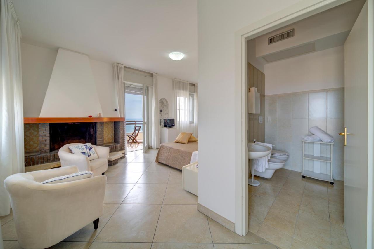 Hotel Carlton Beach Rimini Luaran gambar