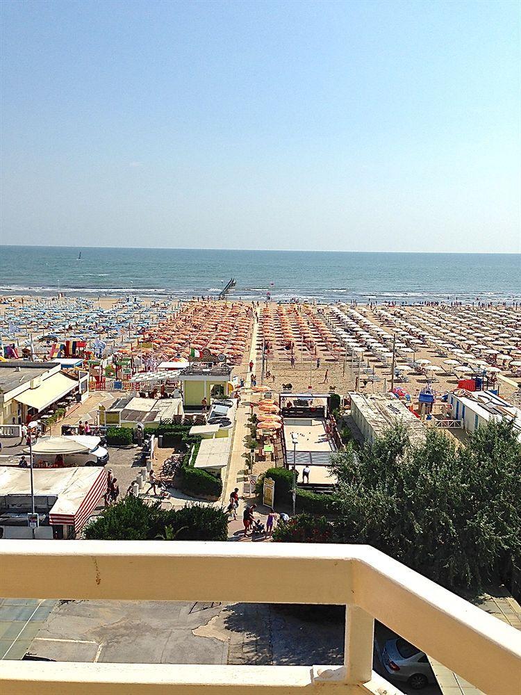 Hotel Carlton Beach Rimini Luaran gambar