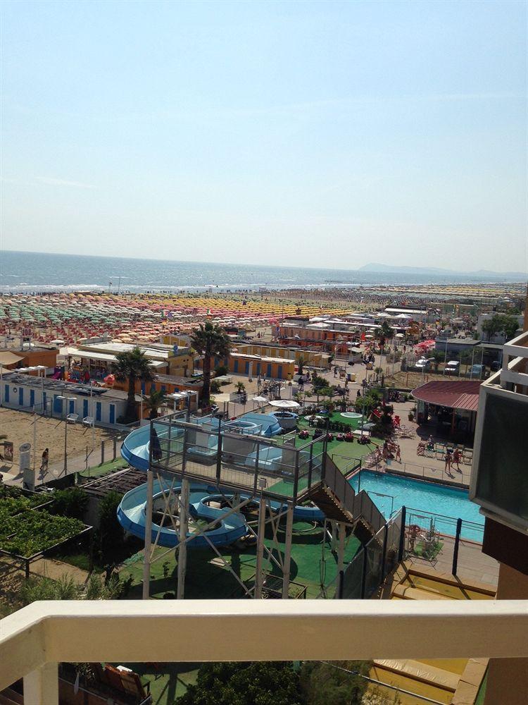 Hotel Carlton Beach Rimini Luaran gambar