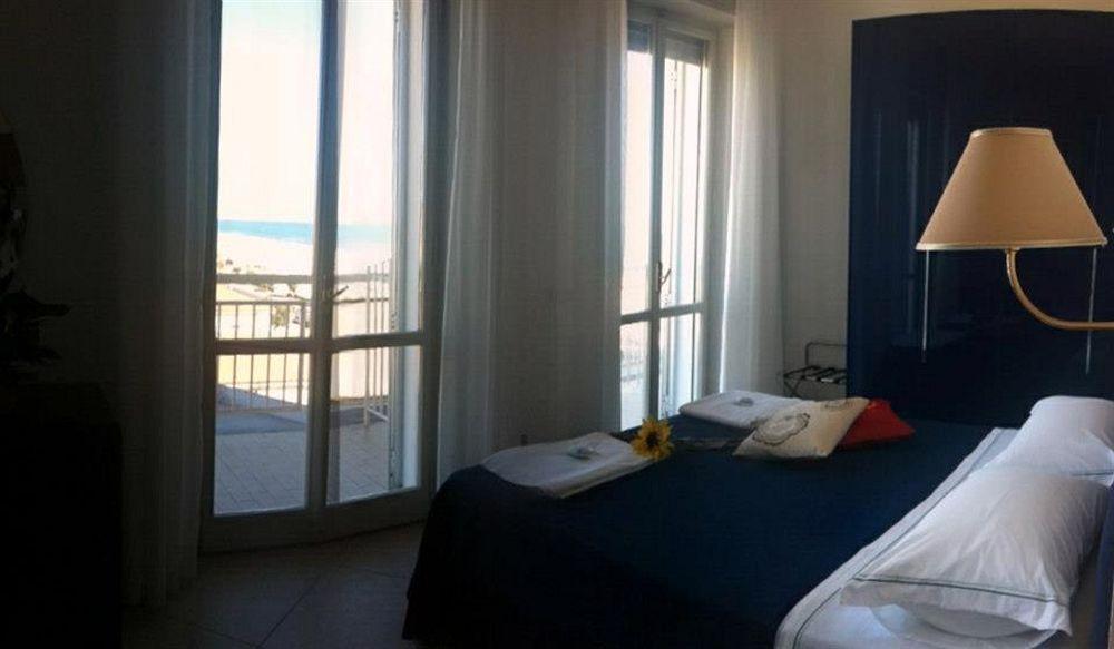 Hotel Carlton Beach Rimini Luaran gambar