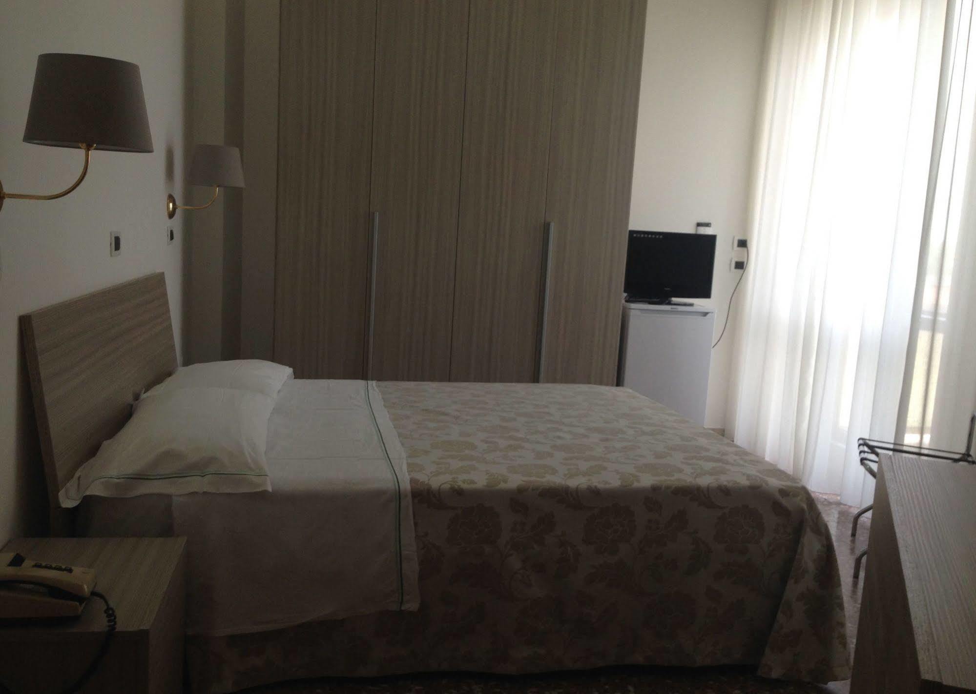 Hotel Carlton Beach Rimini Luaran gambar