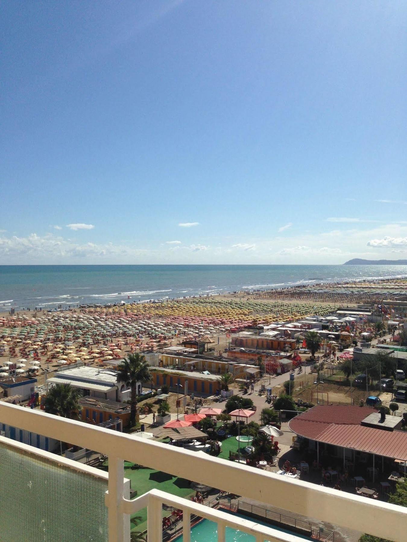 Hotel Carlton Beach Rimini Luaran gambar