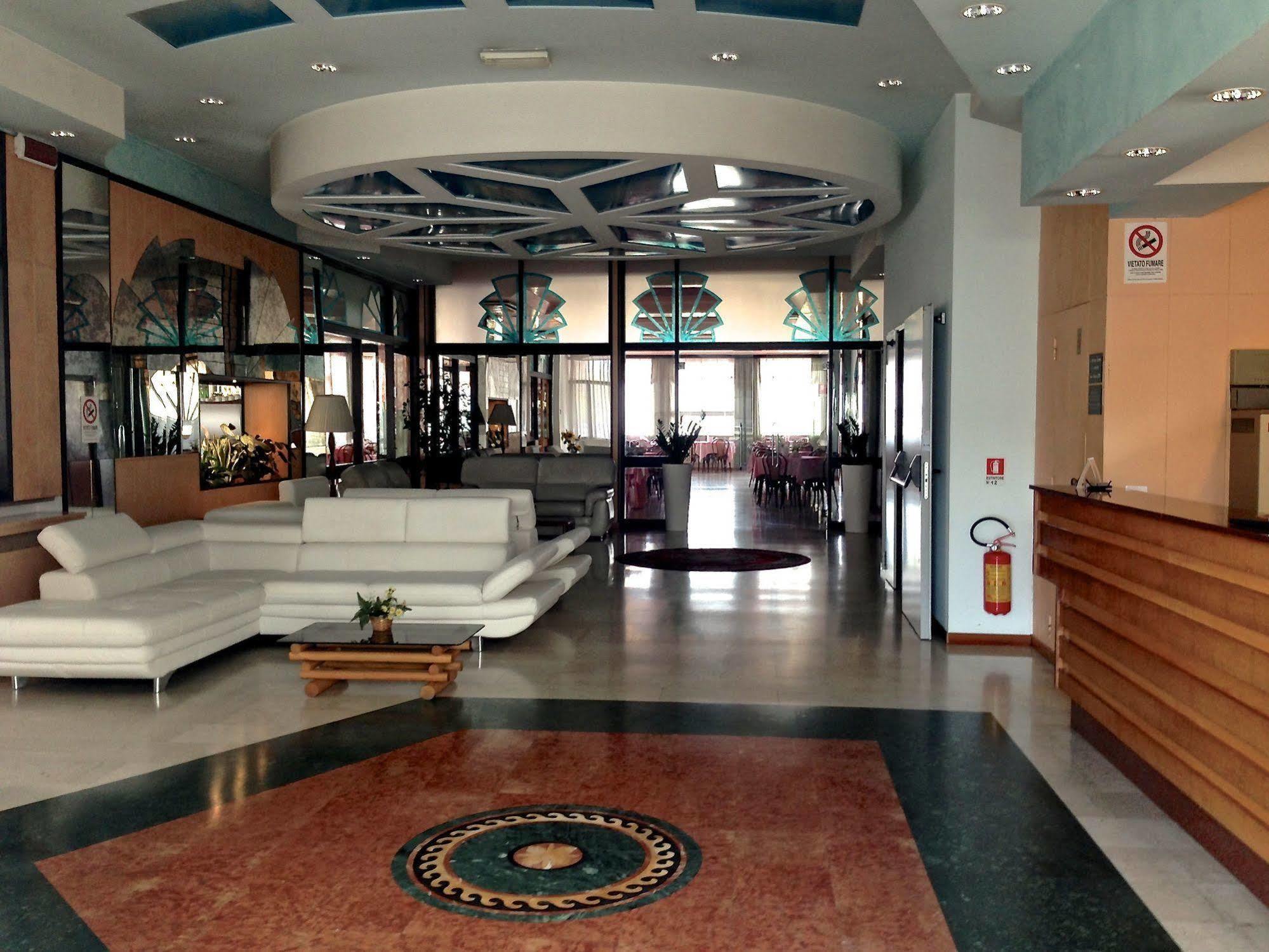 Hotel Carlton Beach Rimini Luaran gambar