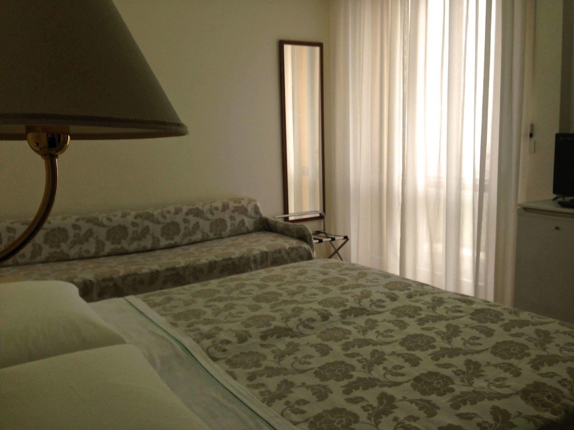 Hotel Carlton Beach Rimini Luaran gambar