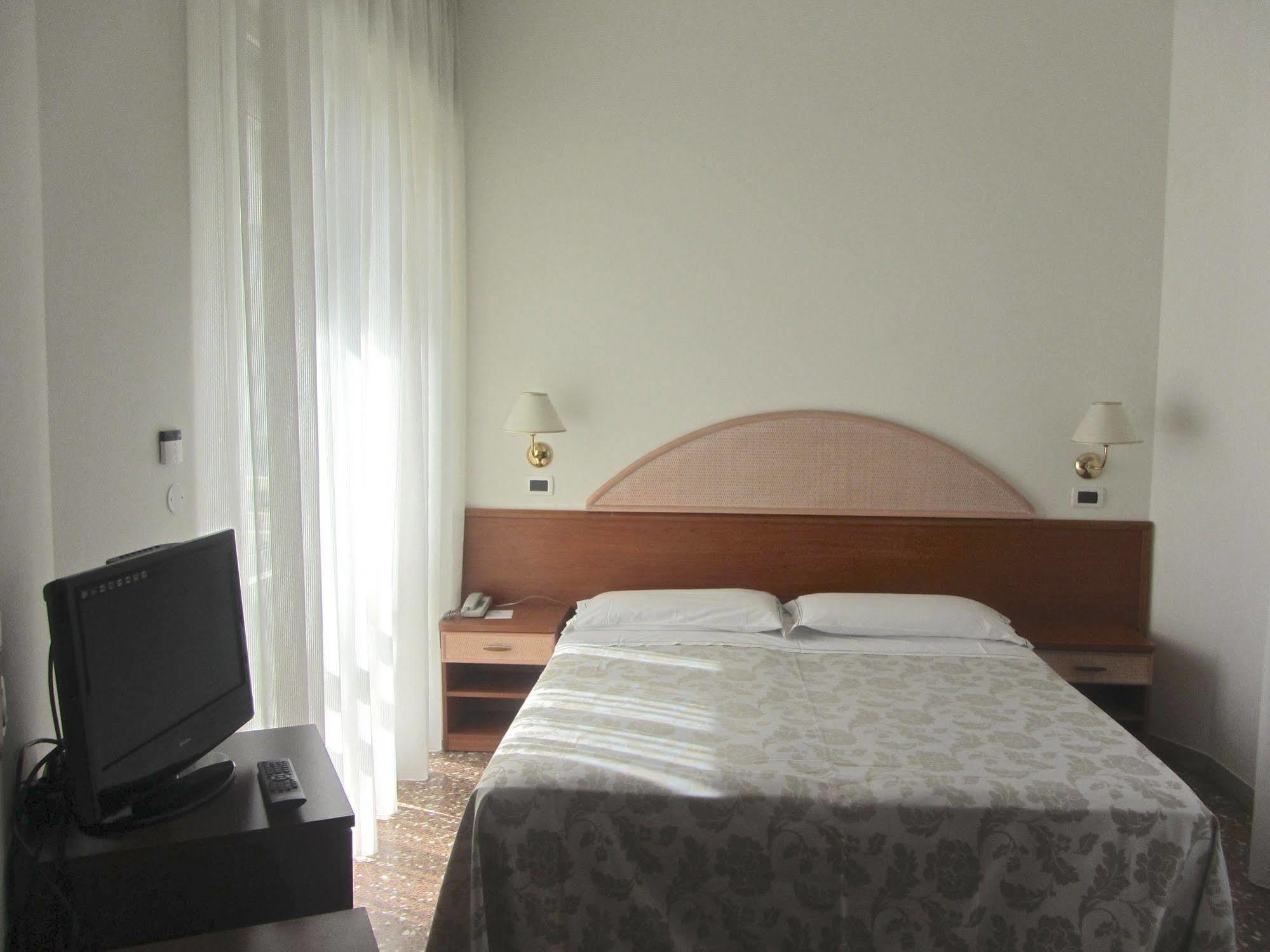 Hotel Carlton Beach Rimini Luaran gambar
