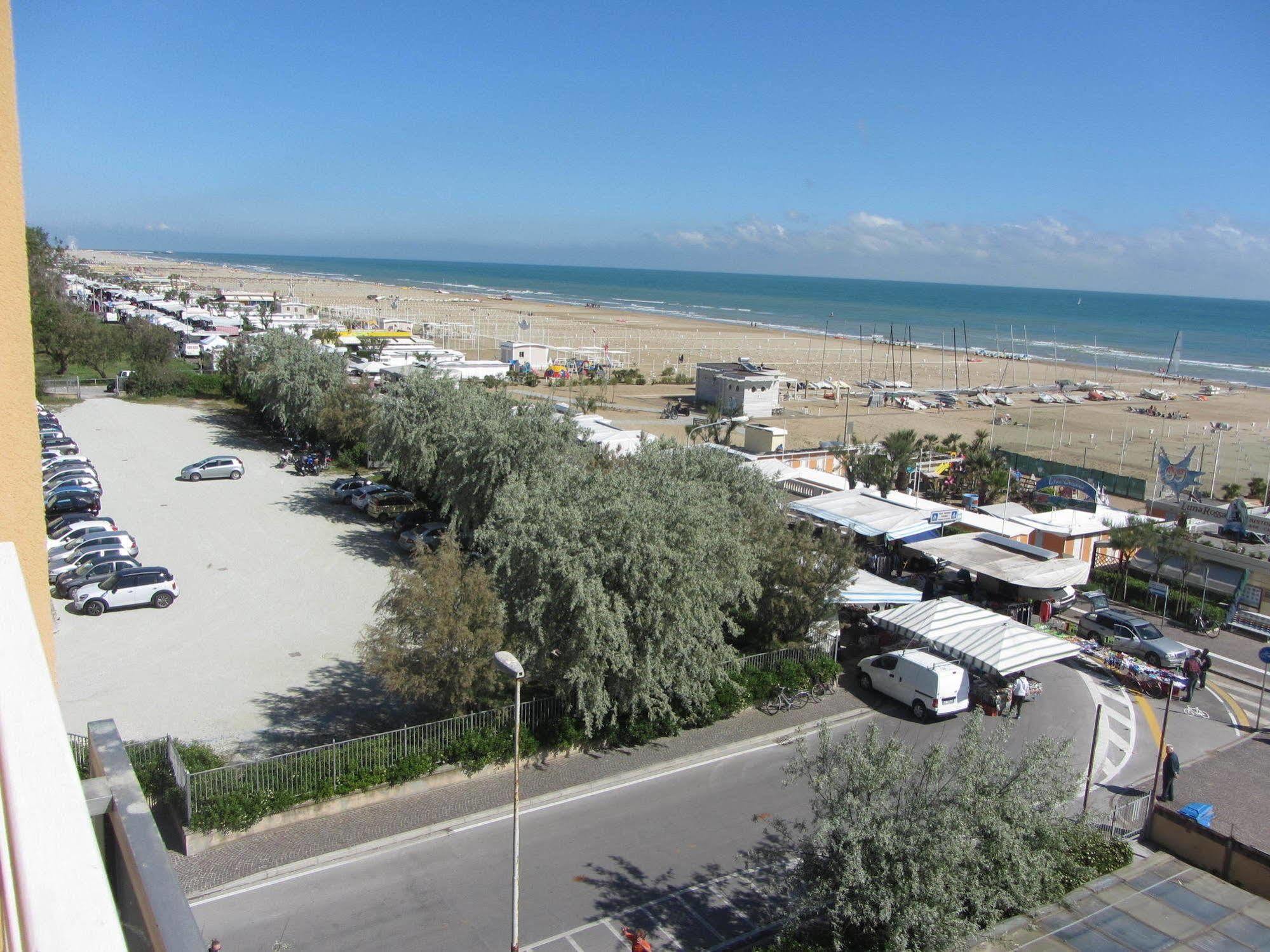 Hotel Carlton Beach Rimini Luaran gambar