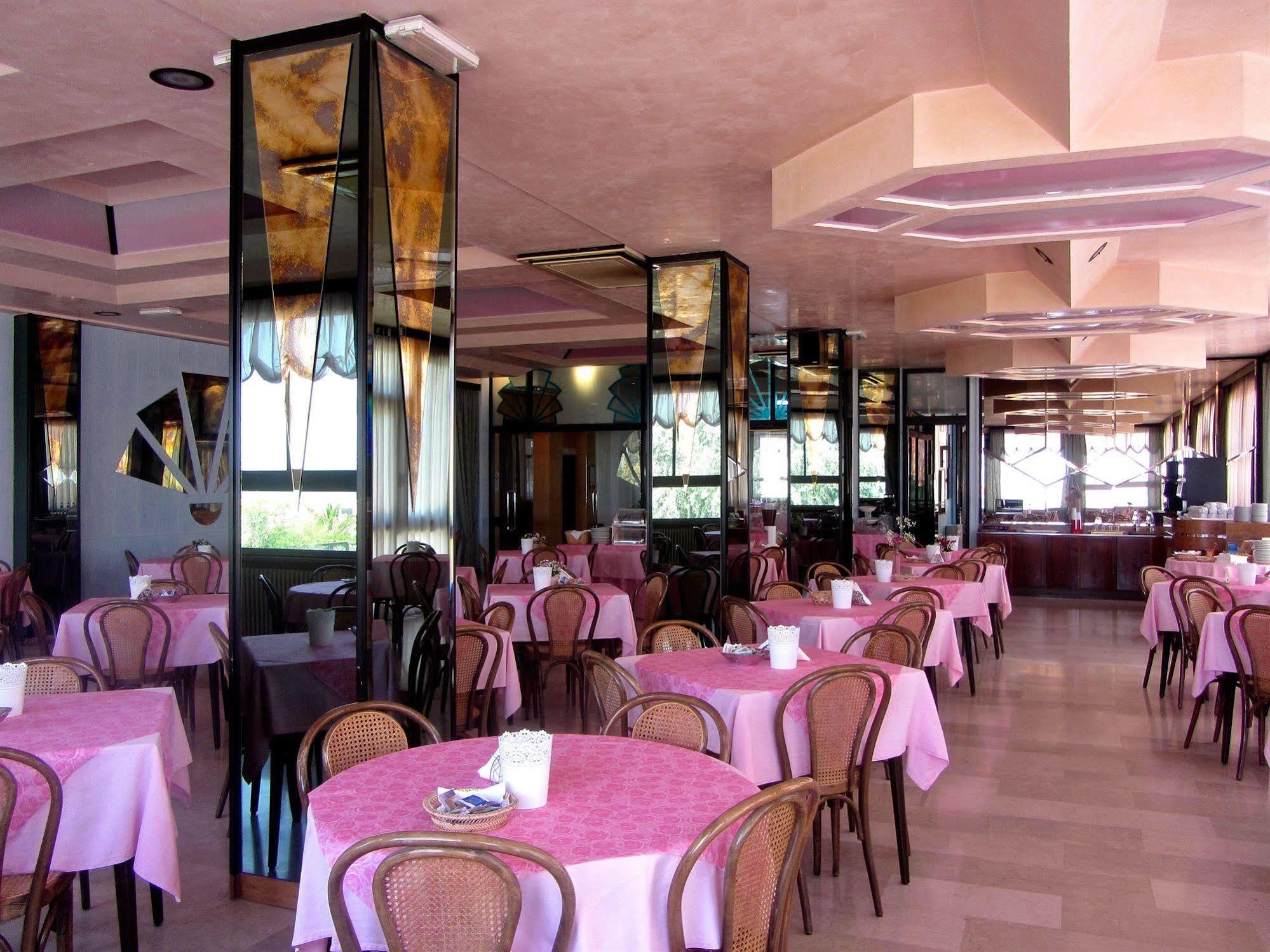 Hotel Carlton Beach Rimini Luaran gambar