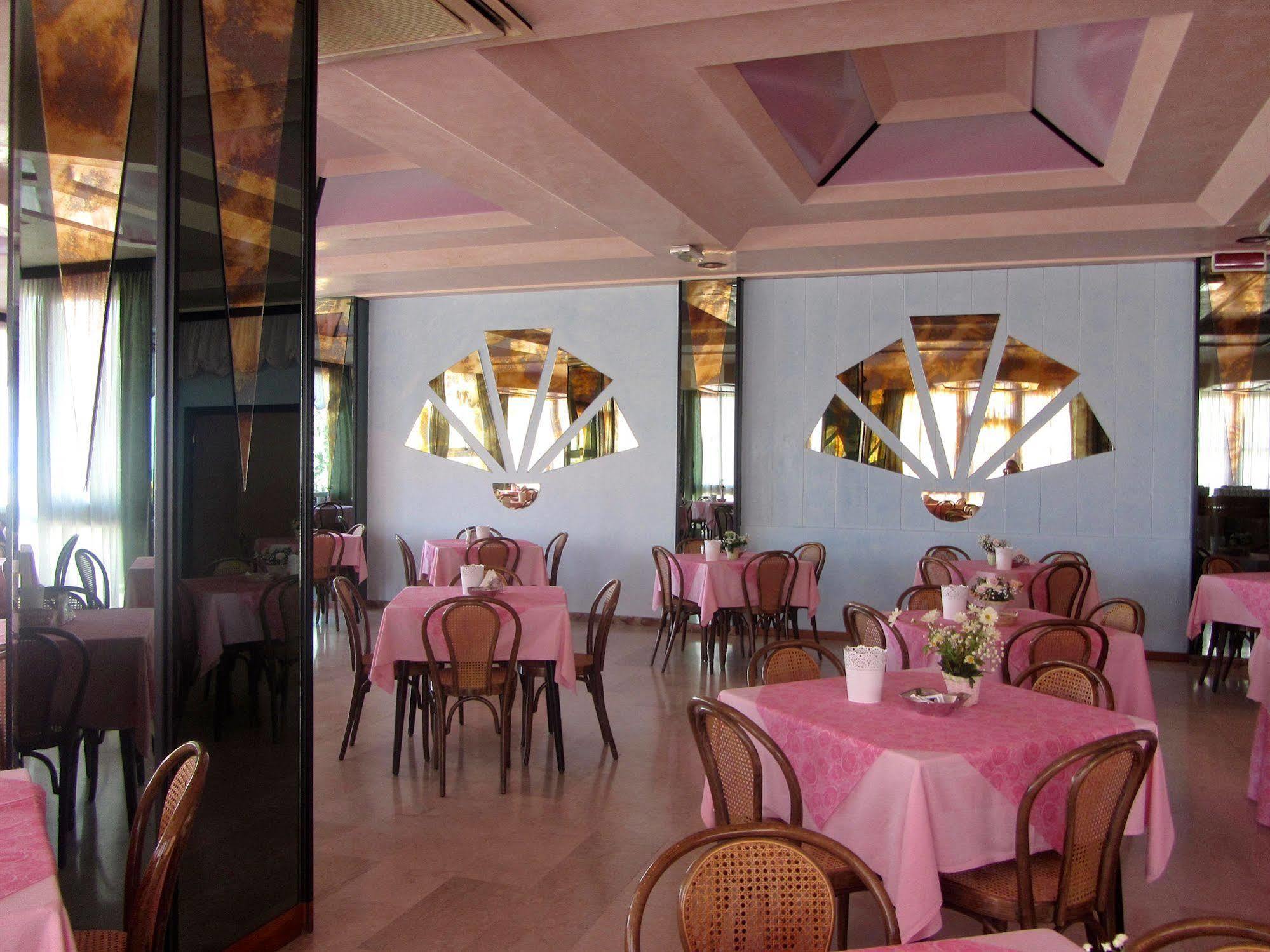 Hotel Carlton Beach Rimini Luaran gambar