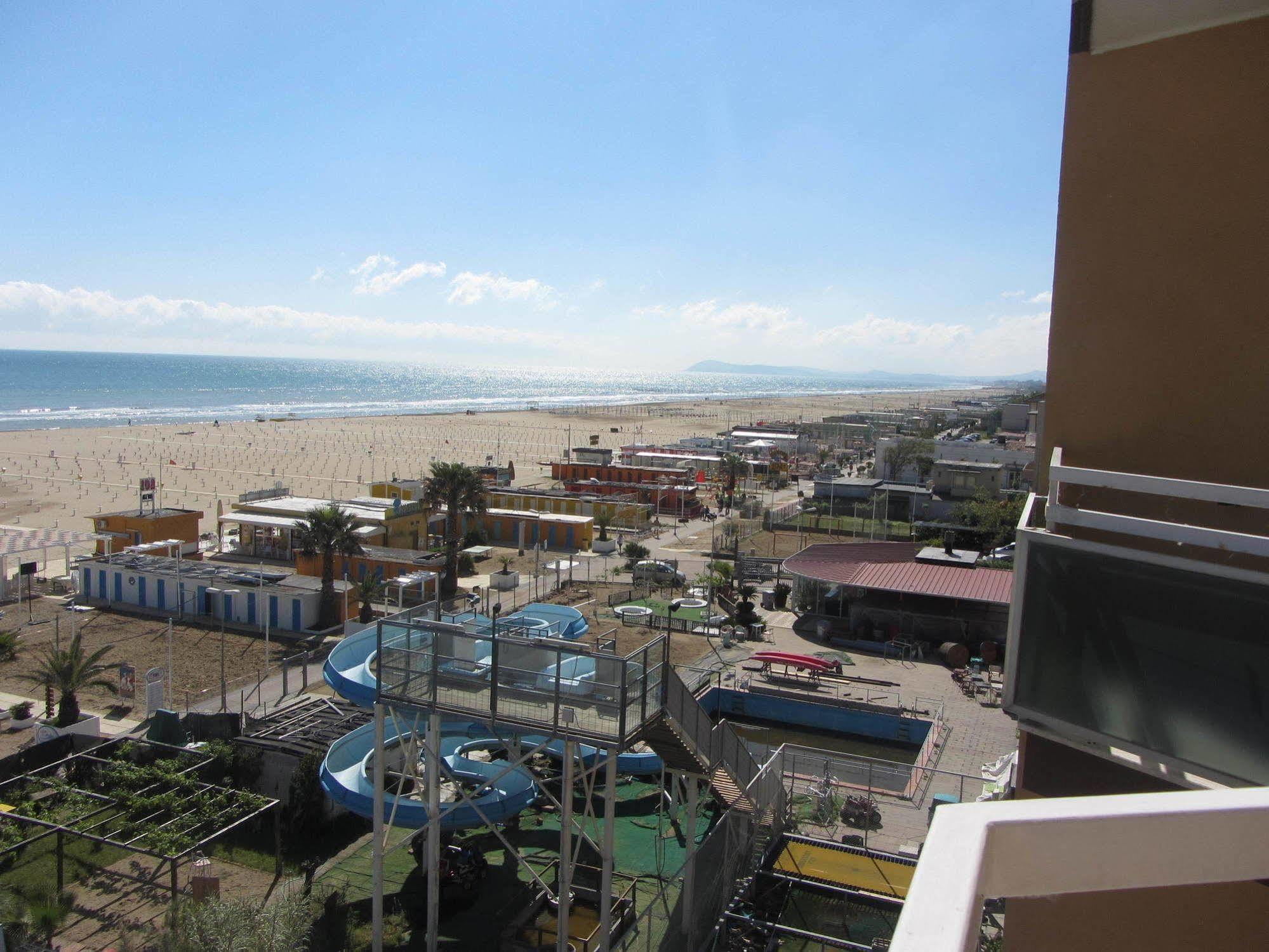 Hotel Carlton Beach Rimini Luaran gambar